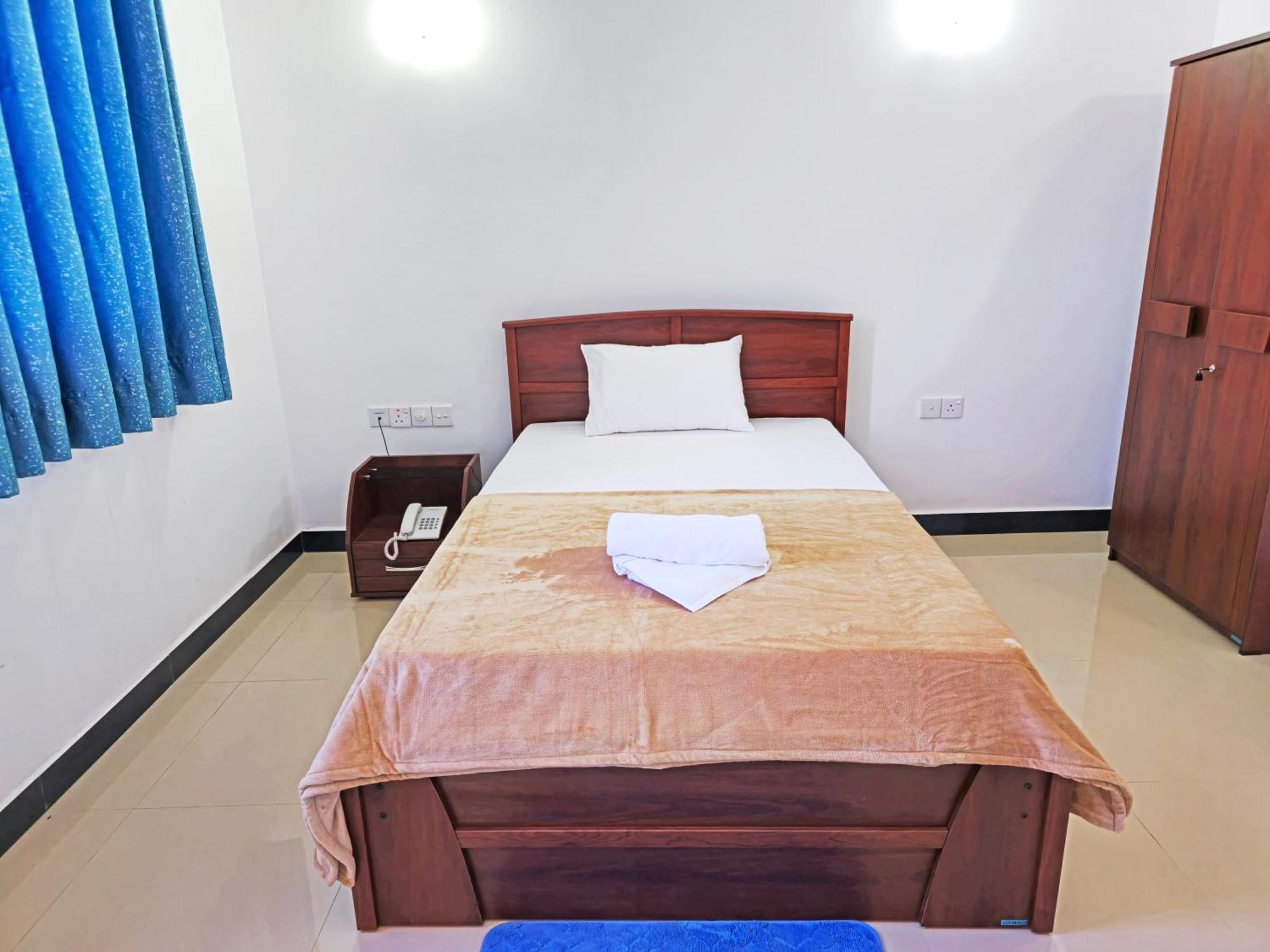 Hotel Marutham Kilinochchi Номер фото