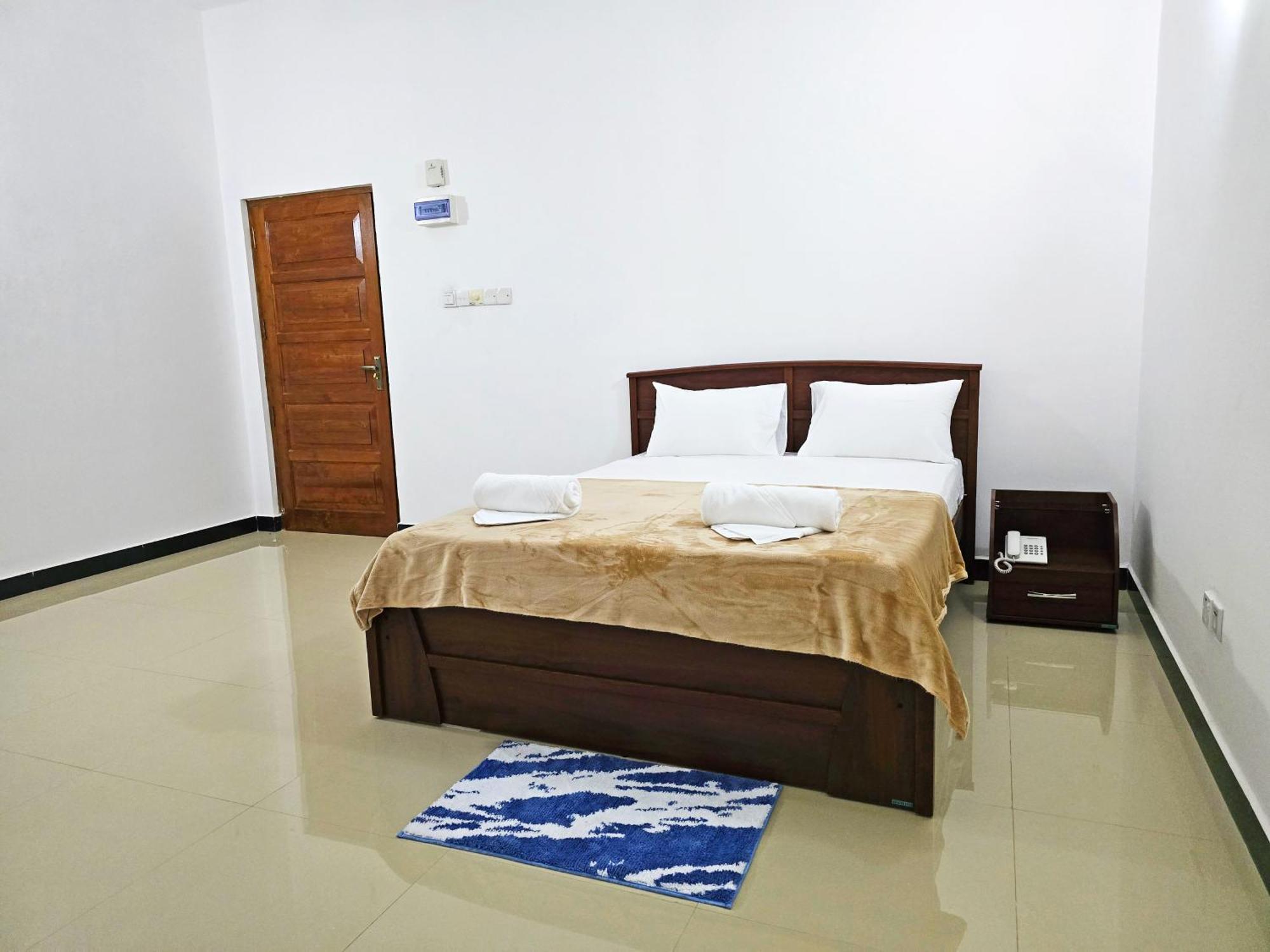 Hotel Marutham Kilinochchi Экстерьер фото