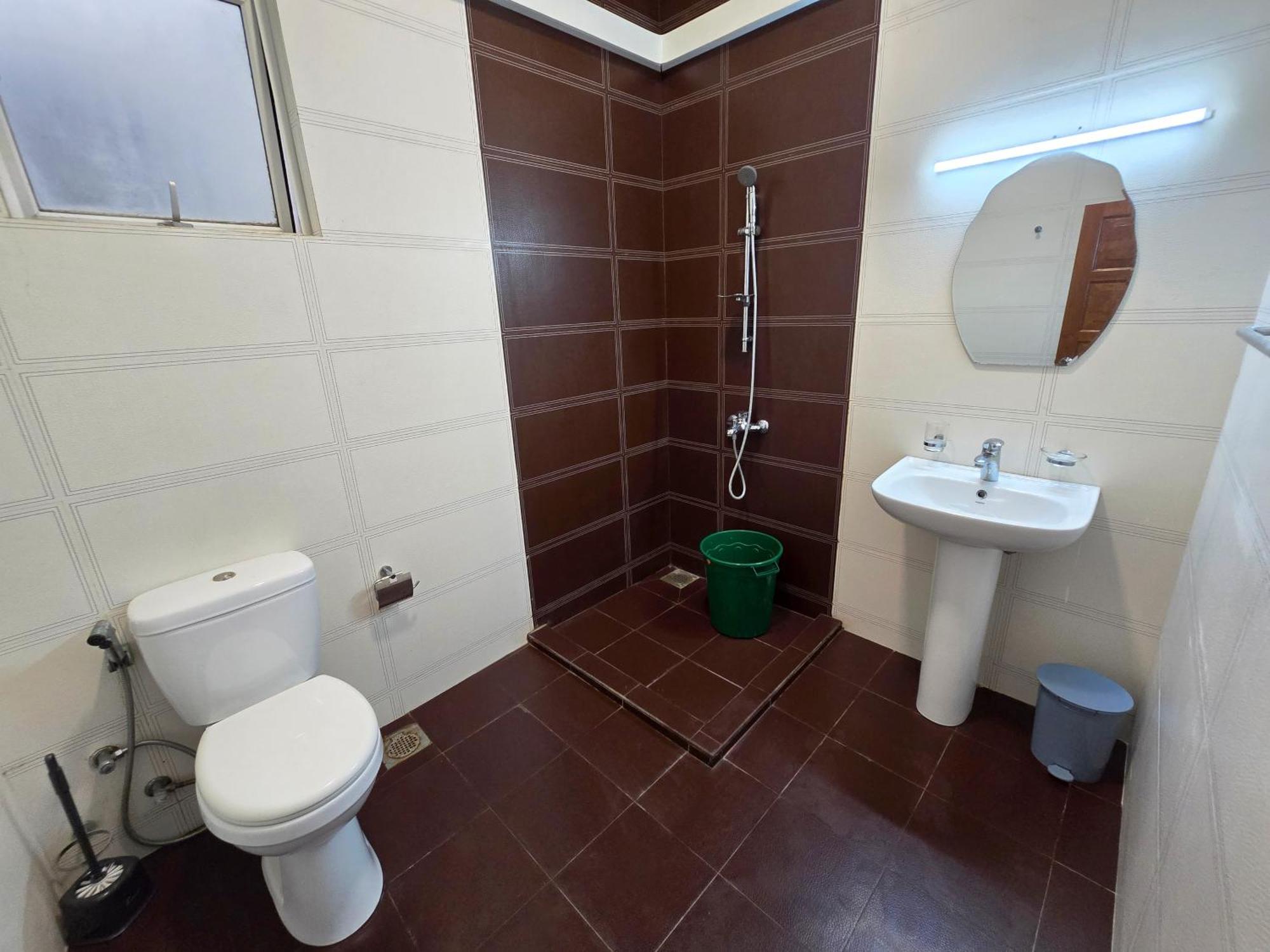 Hotel Marutham Kilinochchi Номер фото
